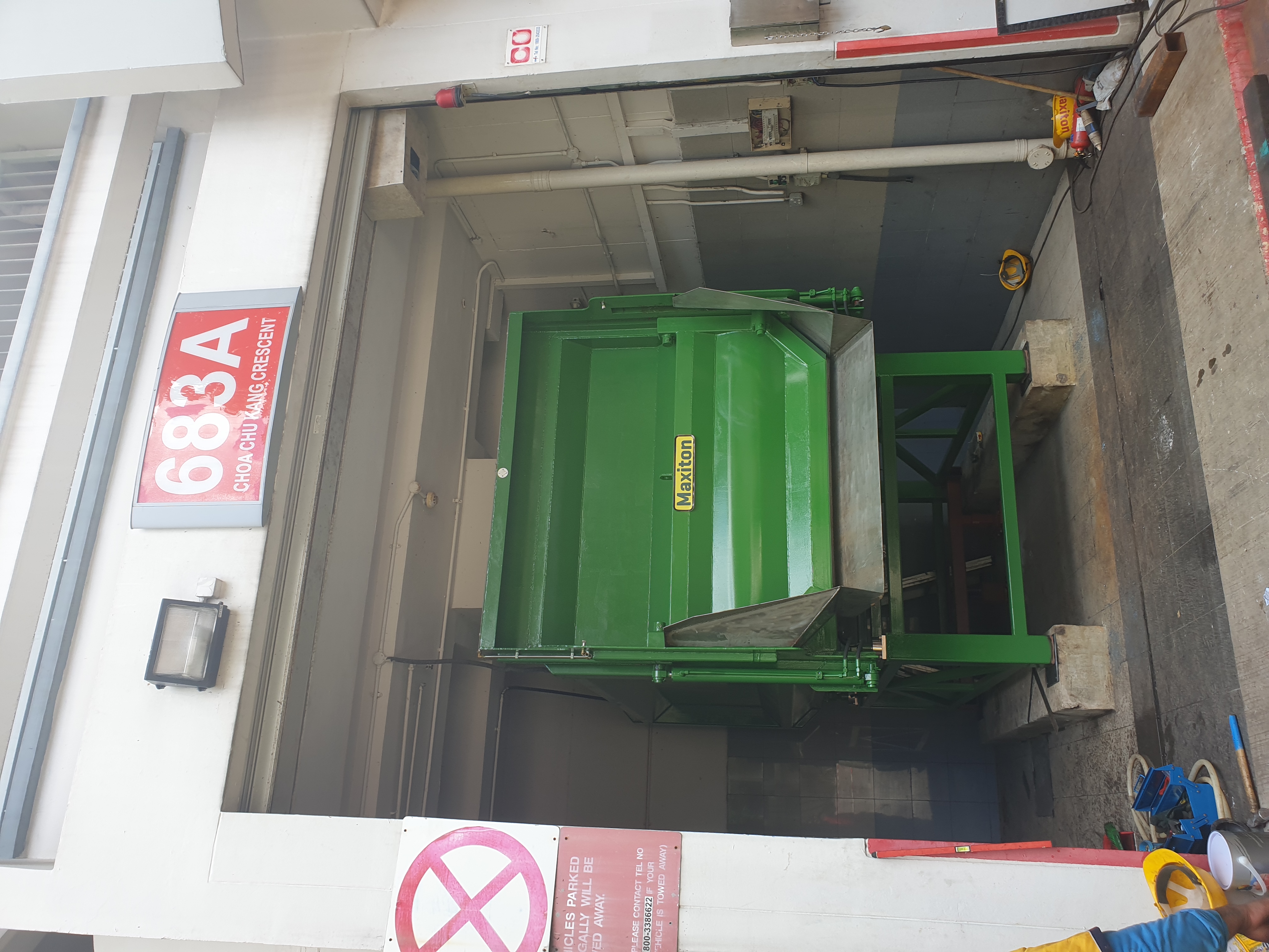 Maxiton CUBiPlexor Smart Waste Compactor