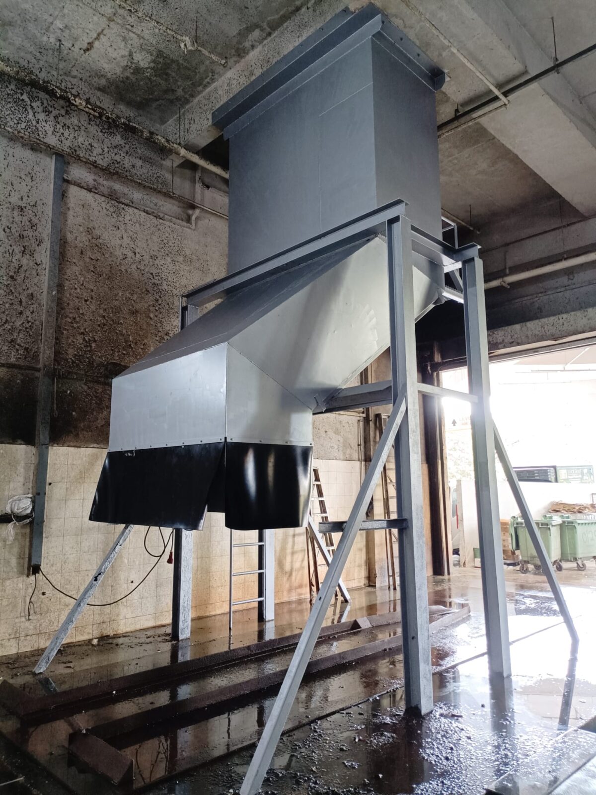 Refuse Ceiling Refuse Chambers and Refuse Chutes | Maxiton Engineering Asia