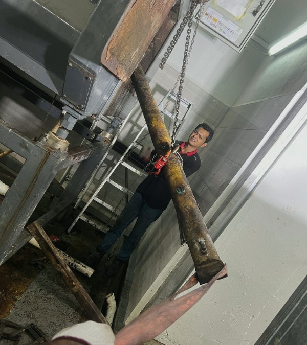 Maxiton waste management repair team