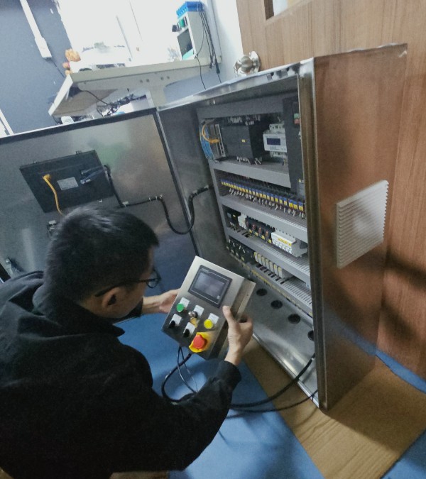 Maxiton waste management repair team