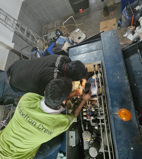 Maxiton waste management repair team